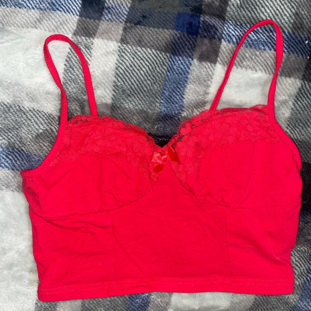 red crop lace tank top